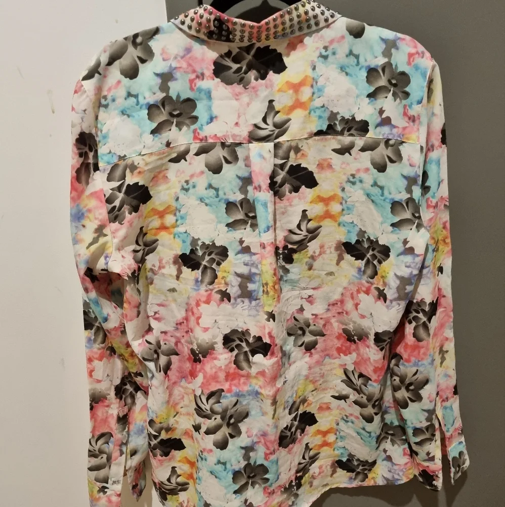Sportsgirl Size 10 Floral Studded Button Up Shirt - Picture 8 of 8